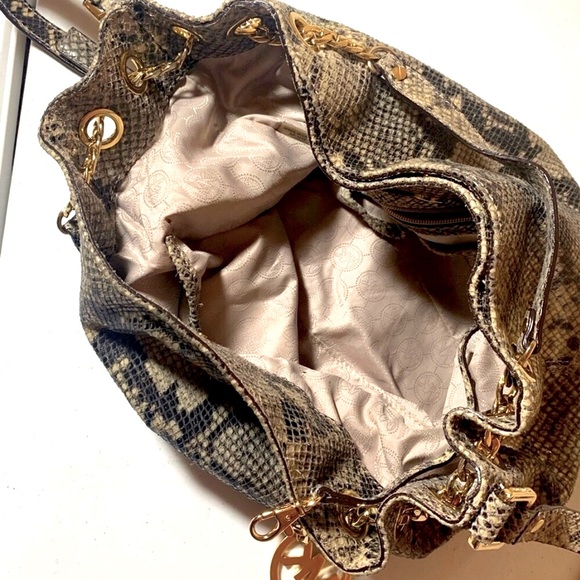 Michael Kors Python🐍Leather Amazing Condition Chain Straps won’t Tarnish - Picture 8 of 12